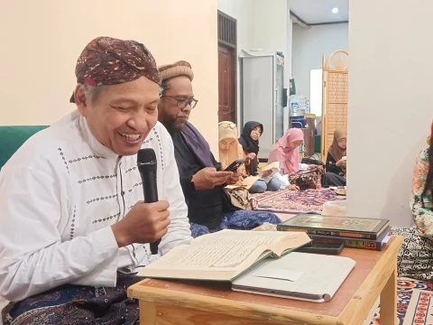 ngaji-kitab-al-hikam,-gus-ulil-tegaskan-sikap-tawakal-tak-boleh-jadi-alasan-berhenti-bekerja