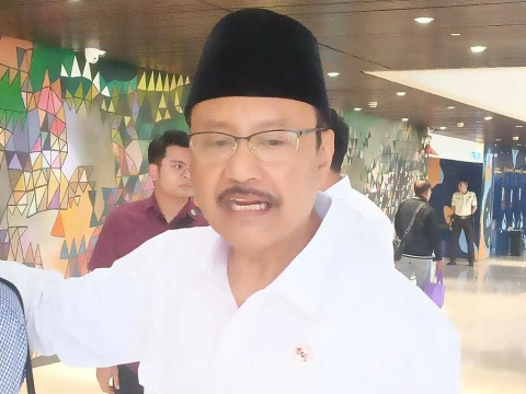 pemerintah-nonaktifkan-13,5-juta-peserta-pbi-jkn,-mensos-gus-ipul:-dialihkan-ke-warga-lebih-miskin
