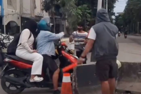 viral-pak-ogah-lakukan-pungli-di-kota-tua,-satpol-pp:-pelaku-sedang-diburu