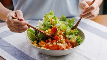 7-kesalahan-saat-makan-sayur-yang-malah-bikin-kolesterol-tinggi