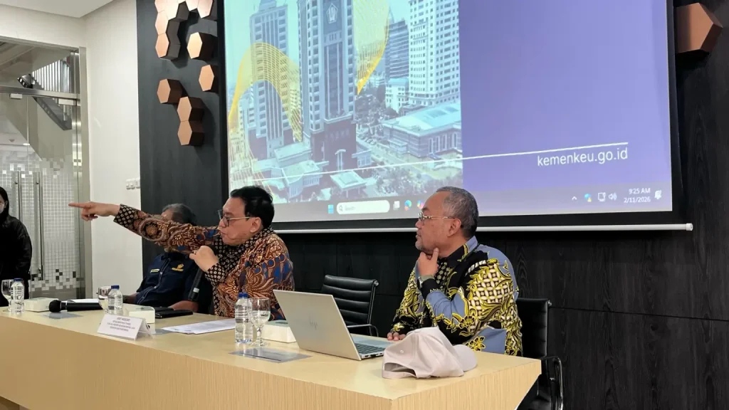 pansel-tegaskan-calon-komisioner-ojk-bebas-partai-politik-dan-nepotisme