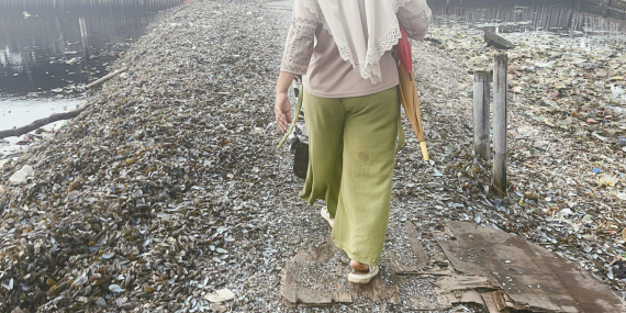 Yang Dibayar Perempuan Pesisir saat Jakarta Perlahan Tenggelam
