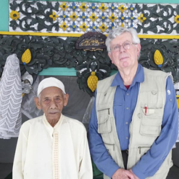 ketika-non-muslim-menziarahi-makam-para-wali-di-jawa