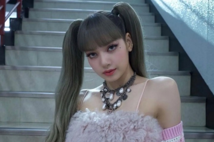 lisa-blackpink-segera-bintangi-film-komedi-romantis,-era-baru-di-dunia-akting