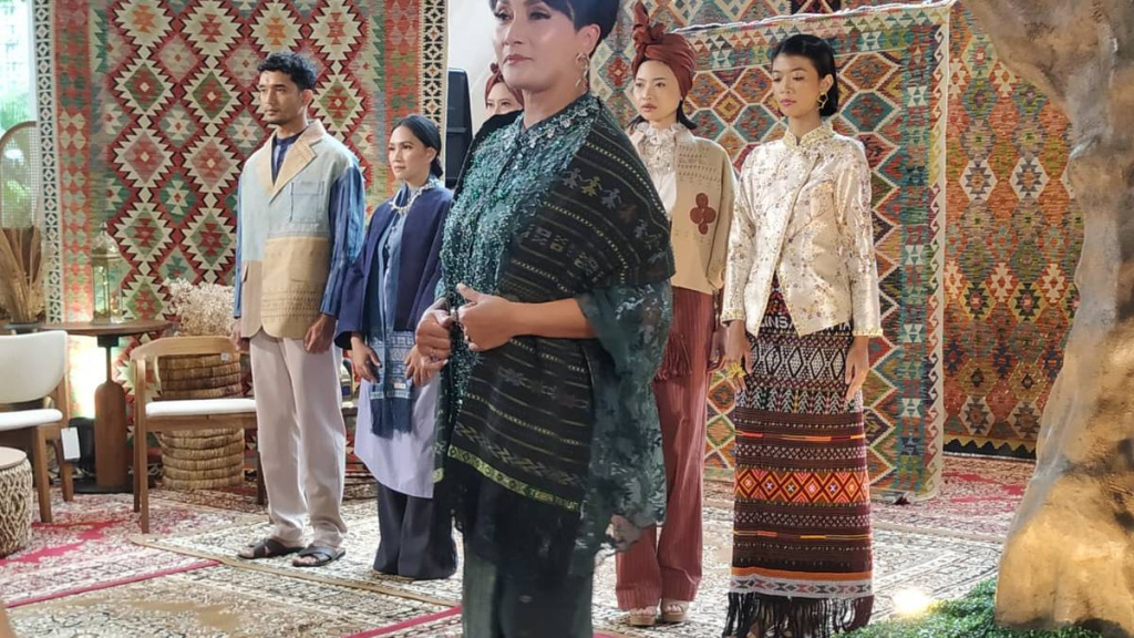 wastra-angkola-tapanuli-selatan-untuk-sambut-hari-raya