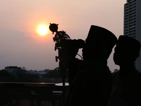 kemenag-dan-bmkg-siapkan-133-titik-rukyatul-hilal-awal-ramadhan-1447-h-besok