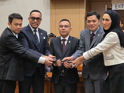 sempat-nonaktif,-ahmad-sahroni-kini-kembali-jabat-wakil-ketua-komisi-iii-dpr-ri