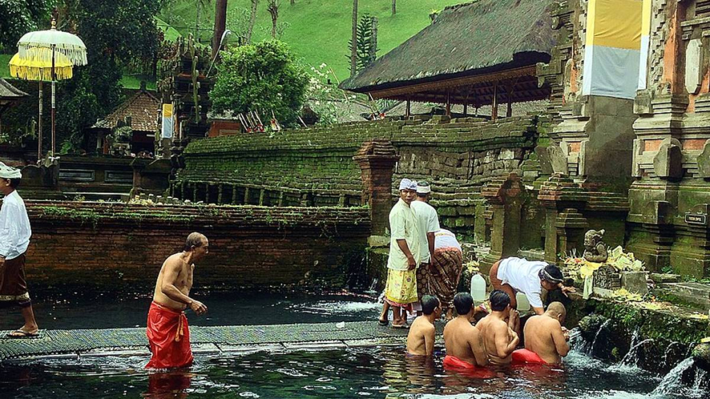 mengenal-blangikhan,-tradisi-‘mandi-langir’-warisan-leluhur-lampung-menyambut-ramadan