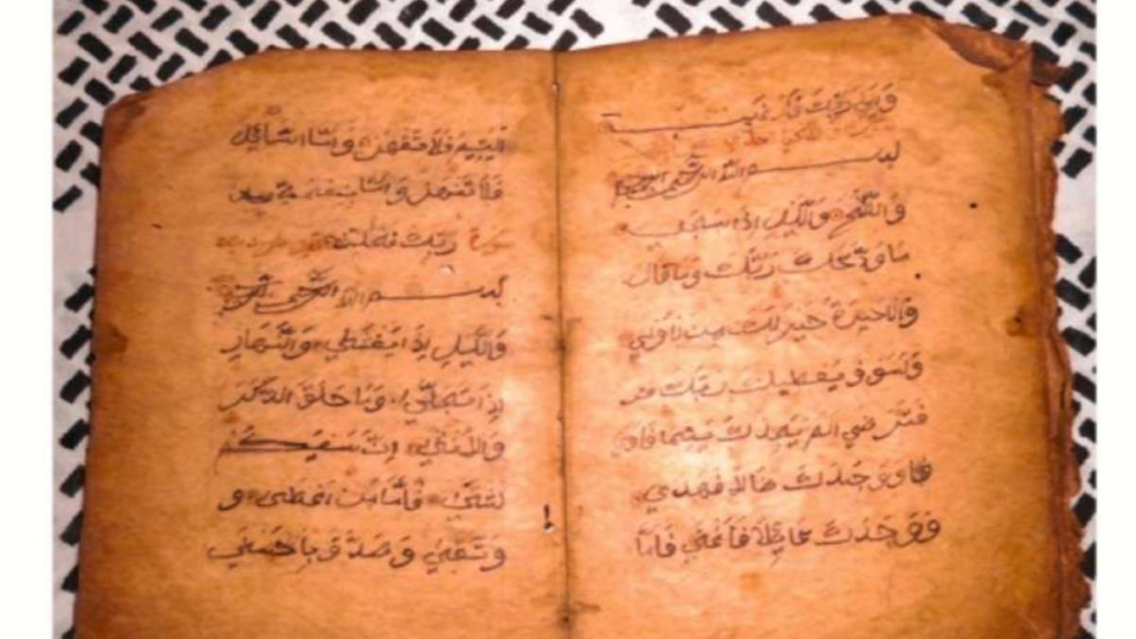 menelusuri-teka-teki-alquran-berusia-seabad:-pusaka-tanpa-nama-di-masjid-al-akbar-surabaya
