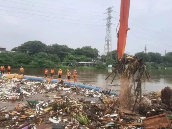 dprd-jakarta-sorot-banjir,-kemacetan,-dan-kemiskinan-pada-tahun-pertama-pramono-rano