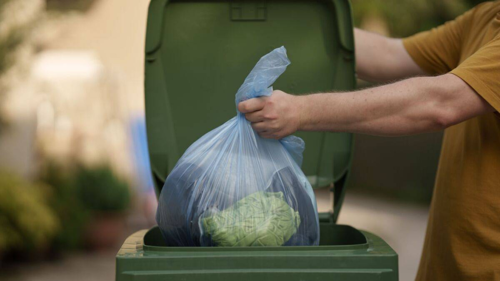 memasuki-ramadan,-ingat-fatwa-haram-membuang-sampah-sembarangan