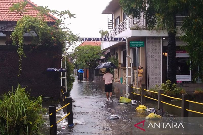 hujan-deras-4-hari-beruntun,-banjir-rendam-permukiman-di-denpasar