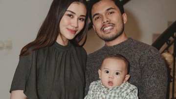 viral-thariq-halilintar-gendong-anak-saat-salat-tarawih,-bagaimana-hukumnya-dalam-islam?