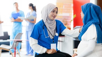 alasan-bidan-di-indonesia-hanya-boleh-perempuan-berbeda-dengan-dokter-kandungan