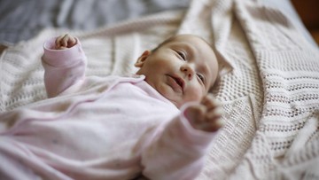perkembangan-bayi-baru-lahir-hingga-usia-1-bulan,-bunda-perlu-tahu