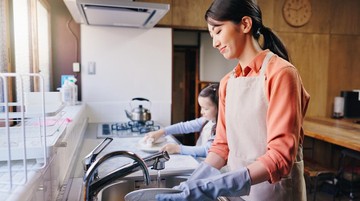 11-ciri-kepribadian-orang-yang-langsung-cuci-dan-rapikan-dapur-saat-masak