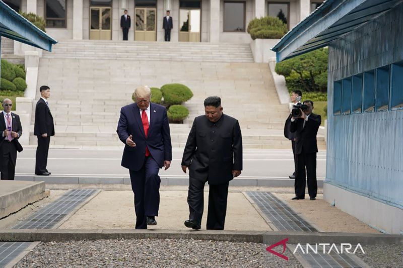 trump-buka-peluang-dialog-tanpa-syarat-dengan-kim-jong-un