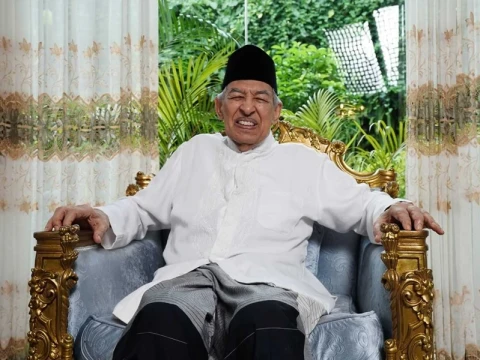 prof-quraish-shihab-sebut-kunci-menafsirkan-al-qur’an:-bersahabatlah-dengan-al-qur’an