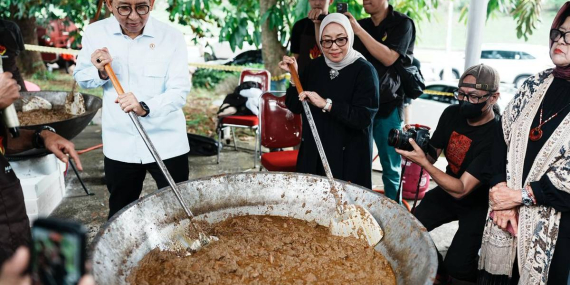 Ramadhan of Food Performative’: Distribusikan 17.000 Paket Rendang untuk Sumatera