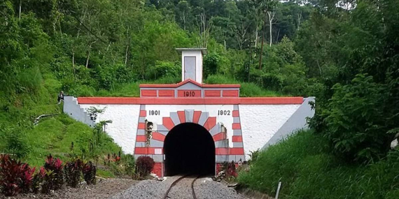 Terowongan Mrawan, Salah Satu Terowongan Terpanjang di Indonesia yang Membelah Gunung Gumitir