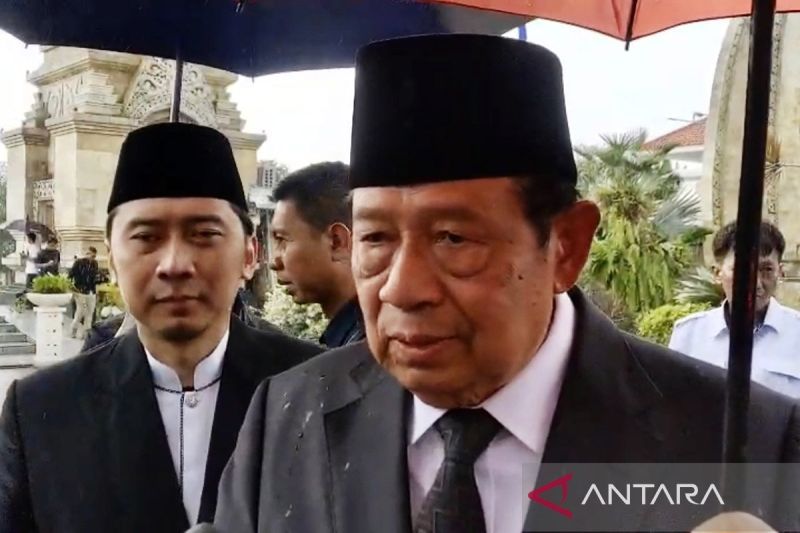 sby-kenang-sosok-try-sutrisno-sebagai-seorang-patriot-dan-negarawan