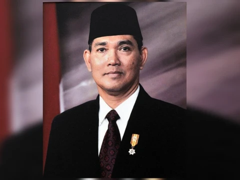 sampaikan-belasungkawa,-ketua-pbnu-sebut-try-sutrisno-sosok-pemersatu