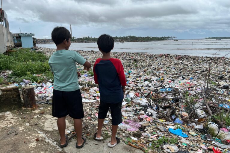 akankah-fatwa-mui-efektif-ubah-perilaku-buang-sampah?