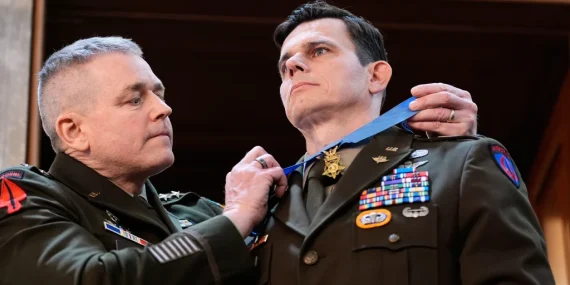 Rahasia Politik Medal of Honor