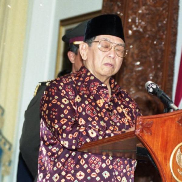 ramadan-sebagai-tarbiyah-sosial:-membaca-ulang-kebijakan-pendidikan-gus-dur