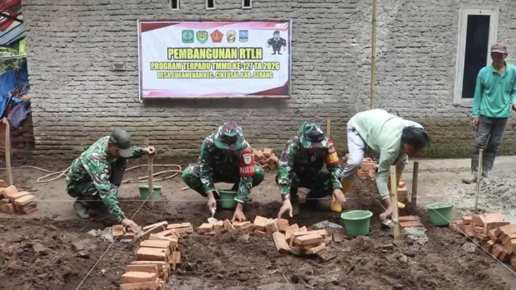 program-tmmd-127-tni-hadirkan-air-bersih,-sanitasi,-dan-rehabilitasi-rumah-di-pedesaan-banten
