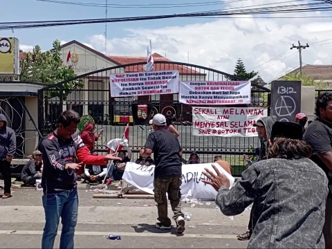 solidaritas-dukung-botok-dan-teguh,-rakyat-pati:-jangan-takut-kritik-pemerintah