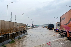 tol-jakarta-tangerang-sempat-tergenang-akibat-curah-hujan-tinggi