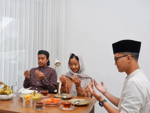 kultum-ramadhan:-menggunakan-nikmat-dunia-untuk-bekal-akhirat