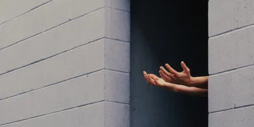 infak-dan-sedekah:-dua-dimensi-dari-satu-tindakan-yang-utuh