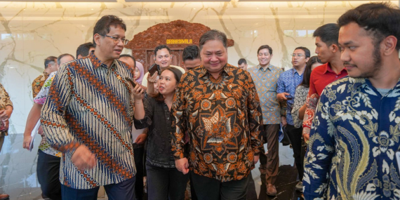 apakah-gelar-doktor-menjamin-keberhasilan-kajian-dan-kebijakan-ekonomi-sebagaimana-klaim-purbaya?