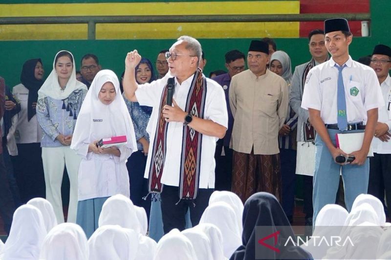 menko-pangan:-mbg-berjalan-sesuai-standar-gizi-pemerintah