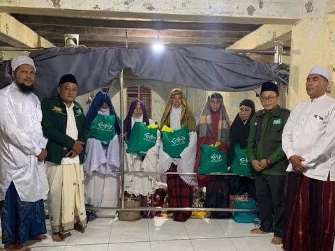 sambangi-jamaah-suluk-aceh-utara,-nu-care-lazisnu-salurkan-sembako-dan-peringati-nuzulul-qur’an