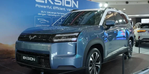 wuling-pamerkan-mobil-ev-hingga-hybrid-di-mall-jakarta