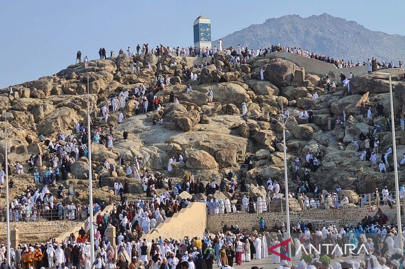 ap-hentikan-sementara-penerbangan-umrah-imbas-konflik-timur-tengah