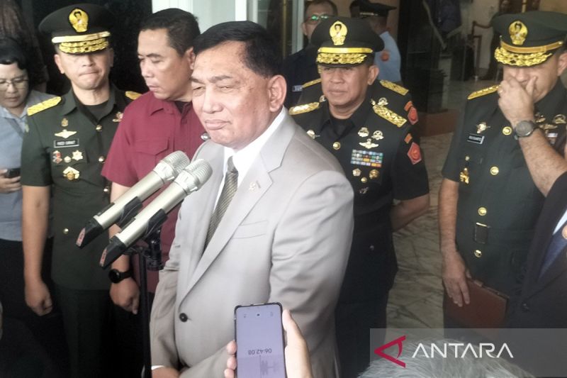 menhan-imbau-masyarakat-tak-perlu-khawatir-akan-status-siaga-satu