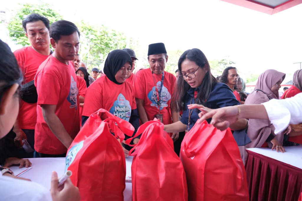 telkomsel-berangkatkan-ratusan-pemudik-dari-balikpapan-melalui-program-mudik-hepi!