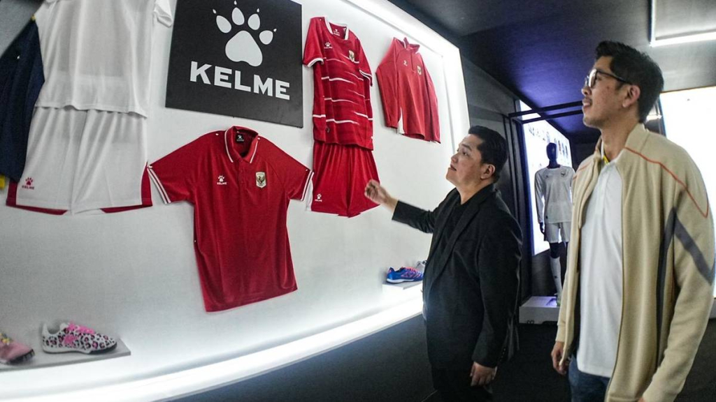 erick-thohir-bangga-desain-batik-di-jersey-timnas-agar-tidak-di-klaim-bangsa-lain