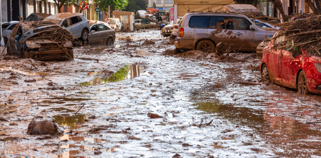 why-a-short,-sharp-climate-shock-affects-your-pension-more-than-a-slow,-looming-threat