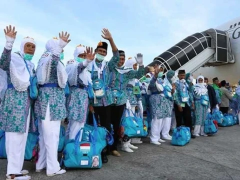 di-tengah-perang-di-timur-tengah,-komnas-haji:-kemenhaj-harus-ekstra-hati-hati-ambil-kebijakan