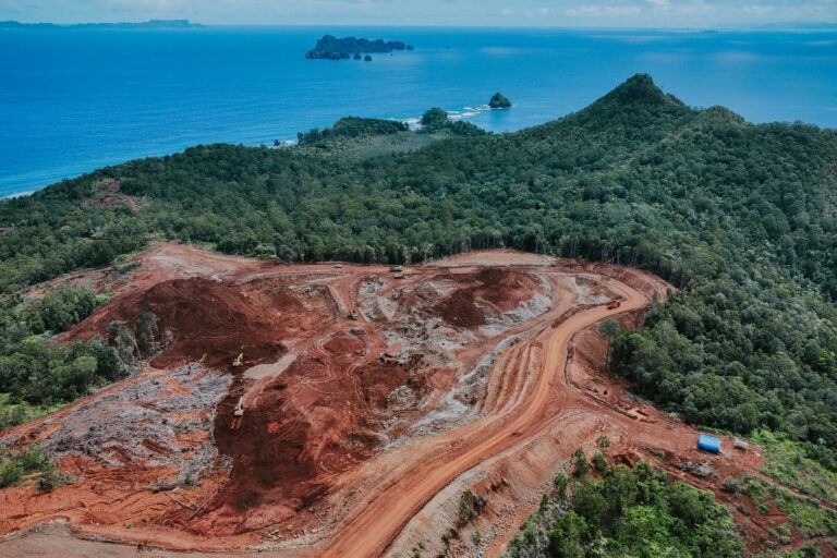 dalam-bayang-tambang,-pulau-kecil-kian-terancam