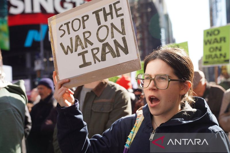 ribuan-warga-spanyol-demo,-tuntut-konflik-timur-tengah-dihentikan