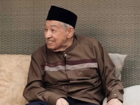 prof-quraish-shihab-jabarkan-esensi-pakaian-dalam-fisik-dan-takwa
