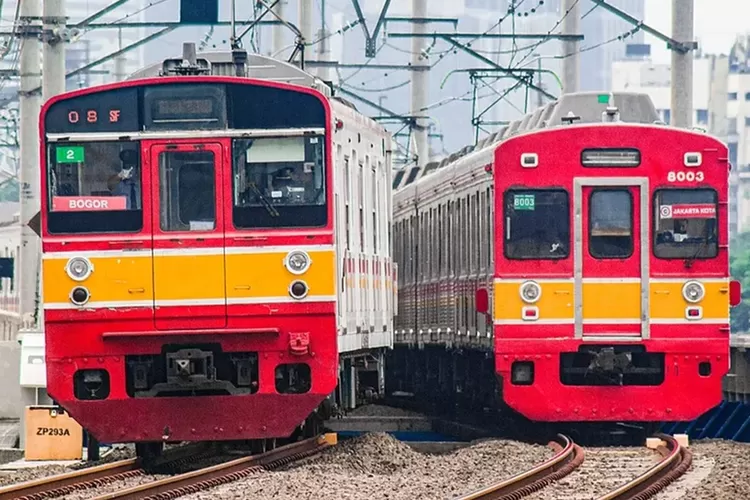 wfa-berlaku,-penumpang-commuter-line-turun-29-persen-meski-stasiun-masih-ramai