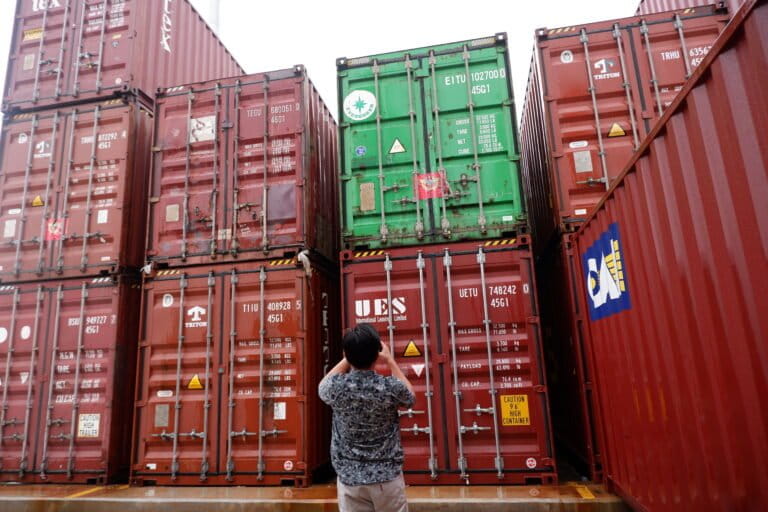 mengapa-pemerintah-batal-reekspor-limbah-elektronik-ilegal-di-batam?