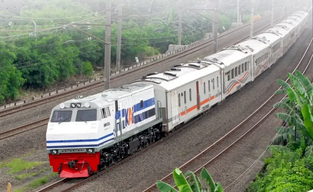 kai-pastikan-tiket-masih-tersedia,-lempar-kereta-murah